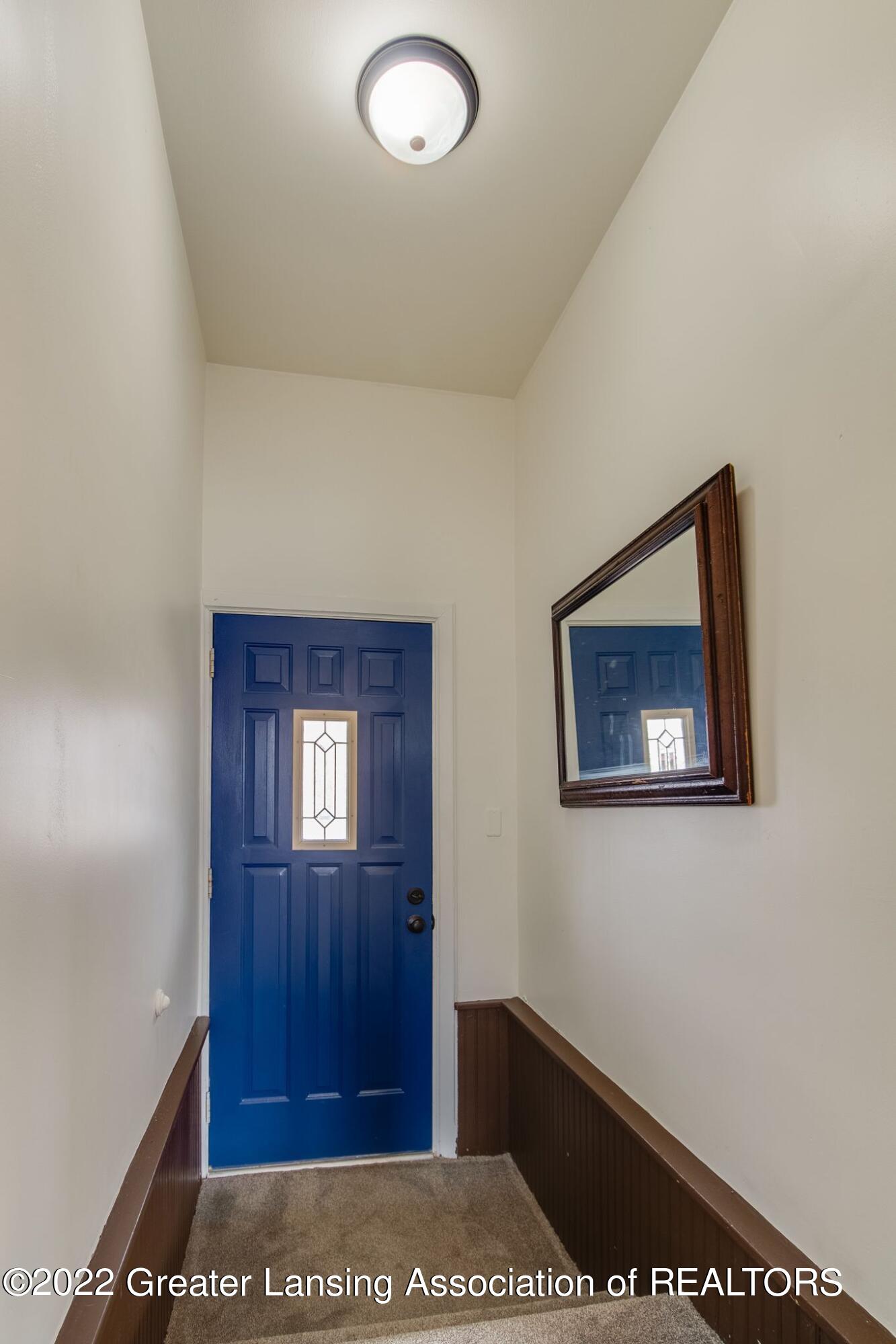 2000 Alpha Street Lansing, MI 48910 - Photo 21 of 32 Foyer
