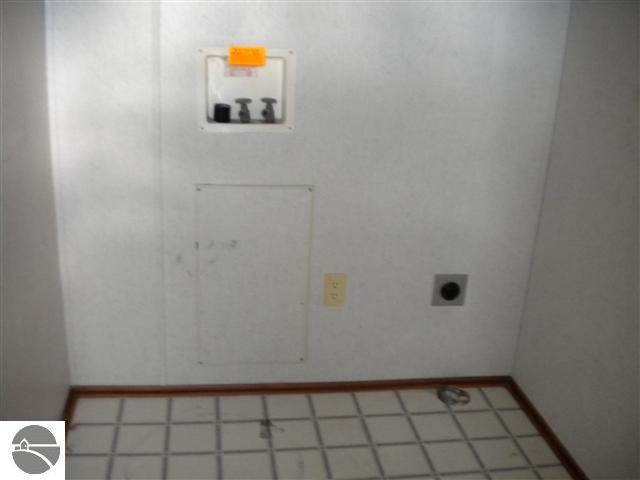 2534 Sawyer Road Traverse City, MI 49685 - Photo 20 of 21 1740113-19.JPG