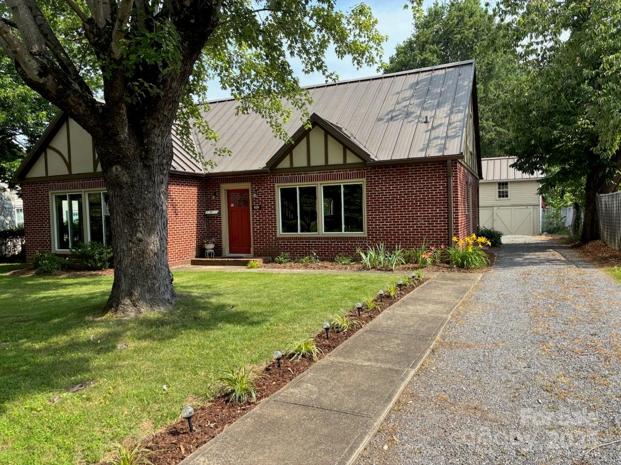 634 Rutherford Road Marion, NC 28752 - Photo 4 of 28