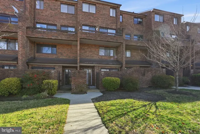 $465,000 | 1049 Michigan Avenue Northeast, Unit 1049, Washington, DC 20017