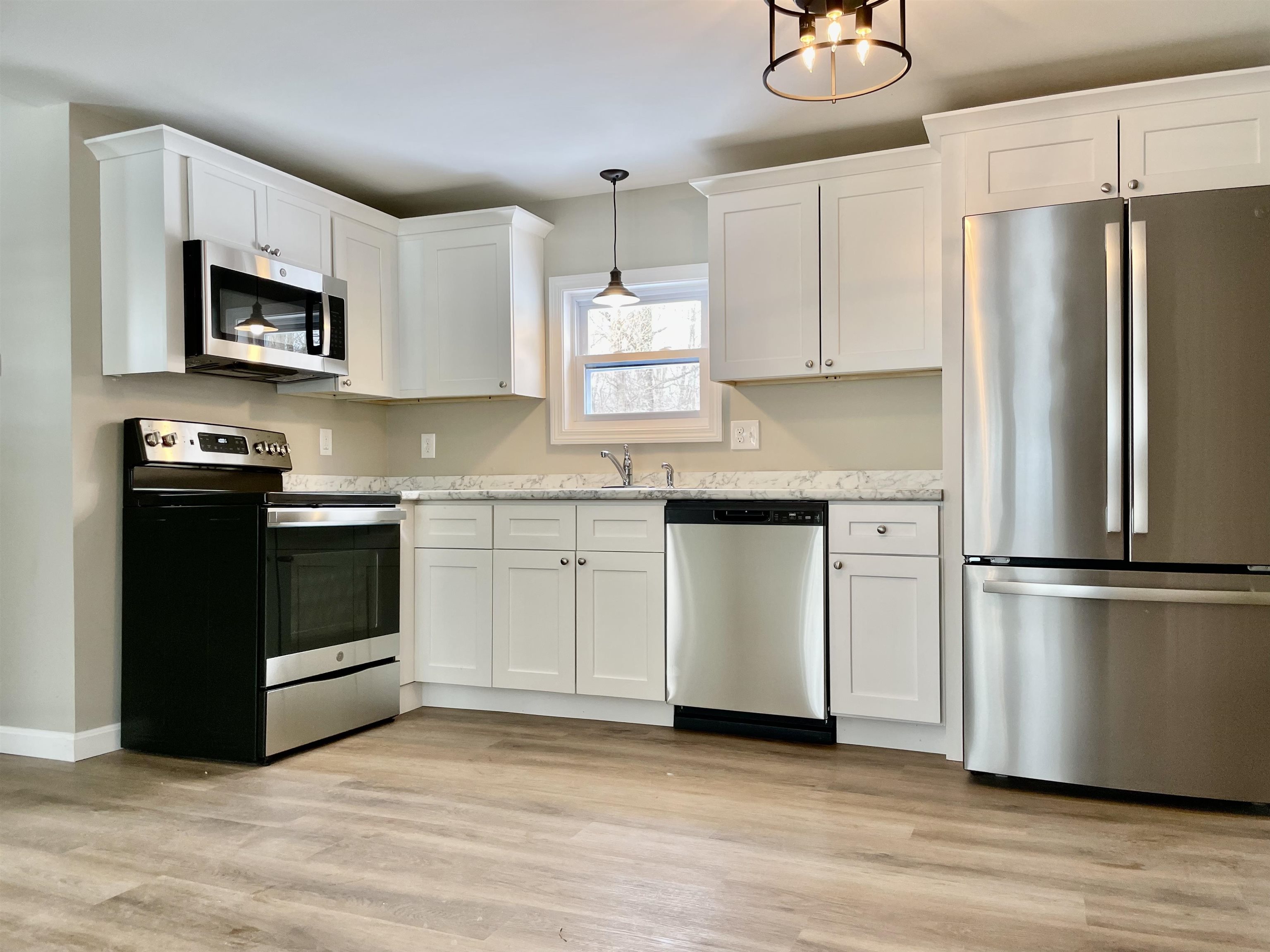 54 High Street Epping, NH 03042 - Photo 2 of 23 Gallery Image 2