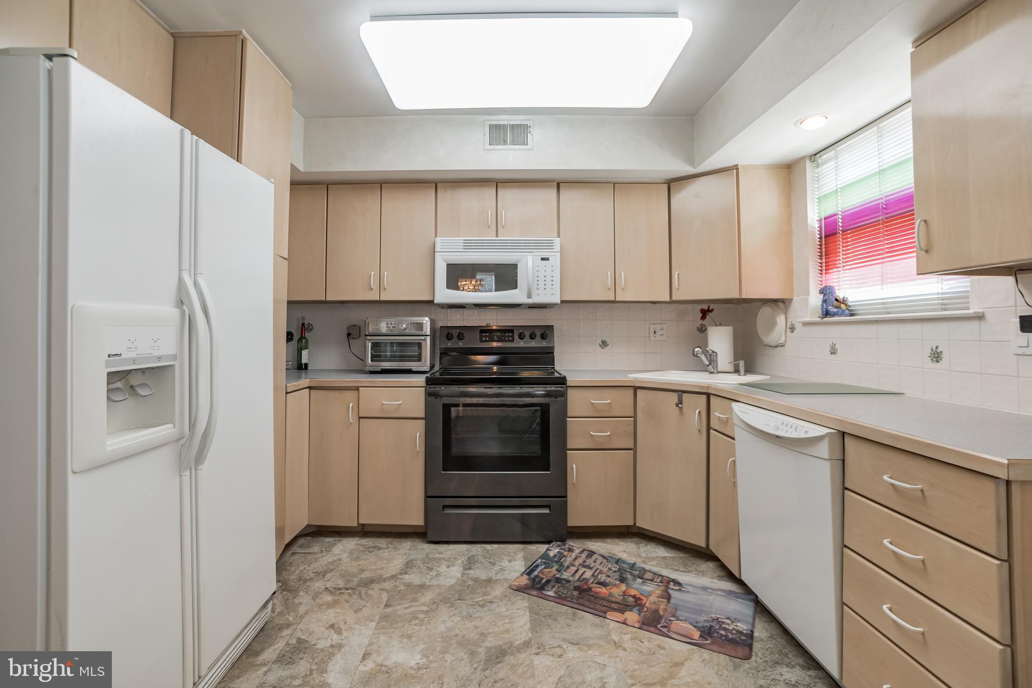 7703 Oak Lane Road Cheltenham, PA 19012 - Photo 18 of 42 Kitchen