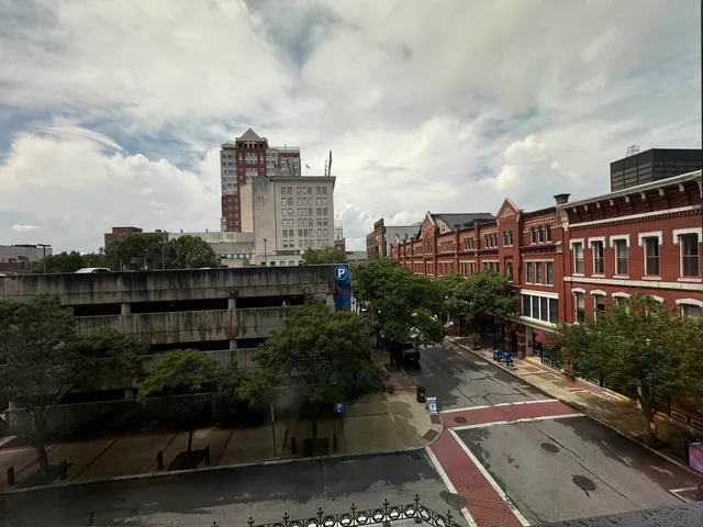 $1,699 | 83 Hanover Street, Unit 409, Manchester, NH 03101