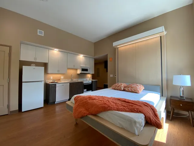 $1,699 | 83 Hanover Street, Unit 409, Manchester, NH 03101