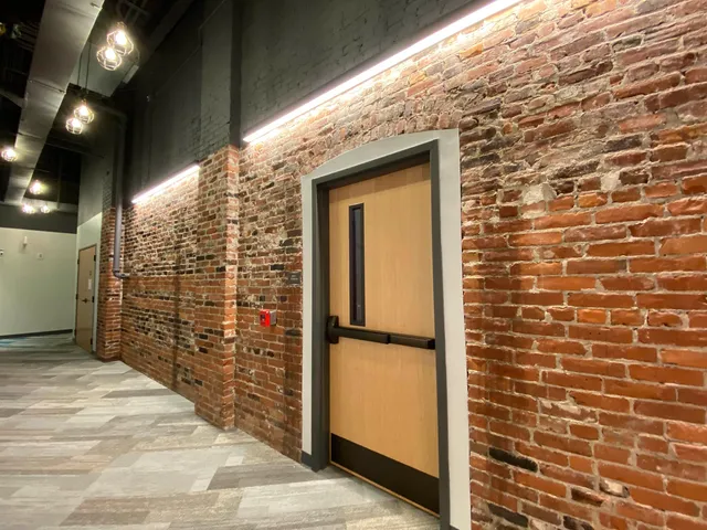 $1,699 | 83 Hanover Street, Unit 409, Manchester, NH 03101