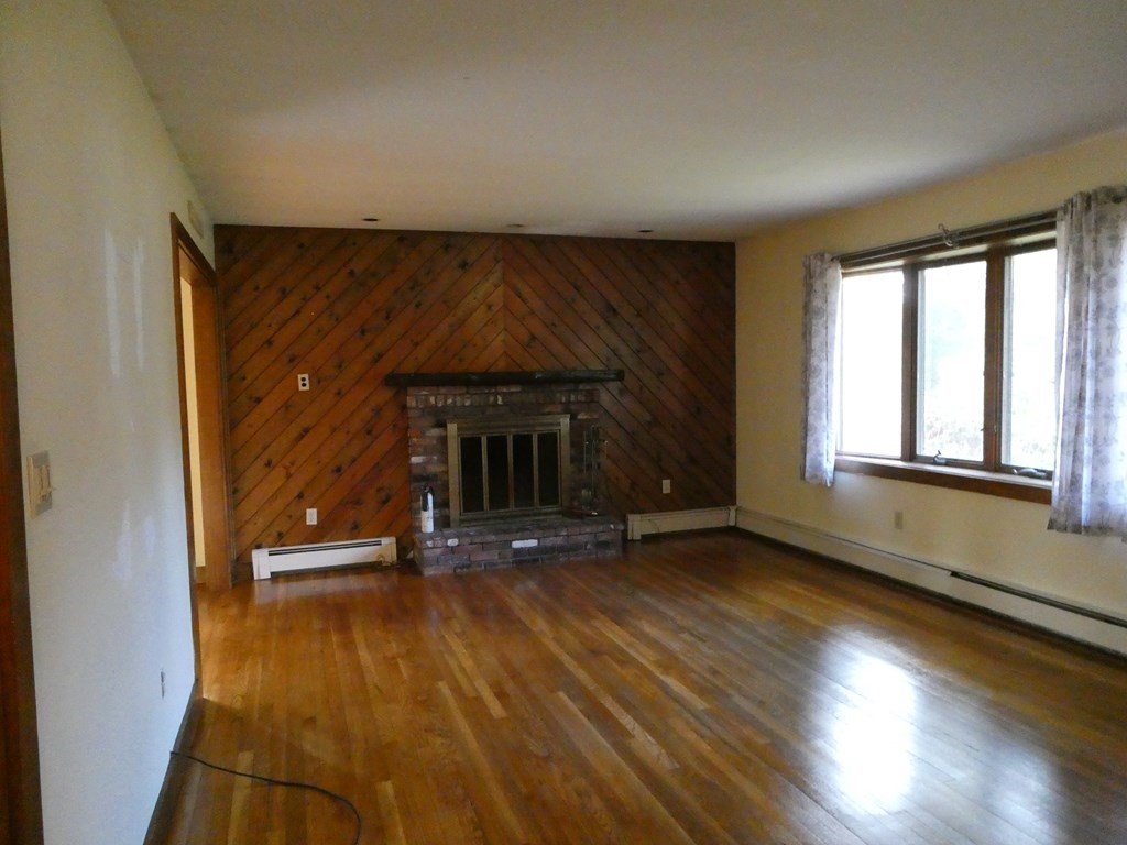 317 New Boston Road Fairhaven, MA 02719 - Photo 4 of 15 Gallery Image 4