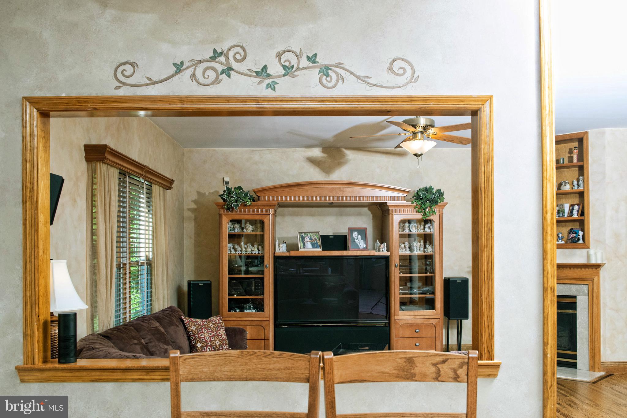 73 Ellisdale Road Allentown, NJ 08501 - Photo 23 of 49 Looking from Kitchen into Den.
