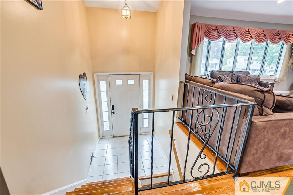 2 Merker Drive Edison, NJ 08837 - Photo 5 of 45 Gallery Image 5