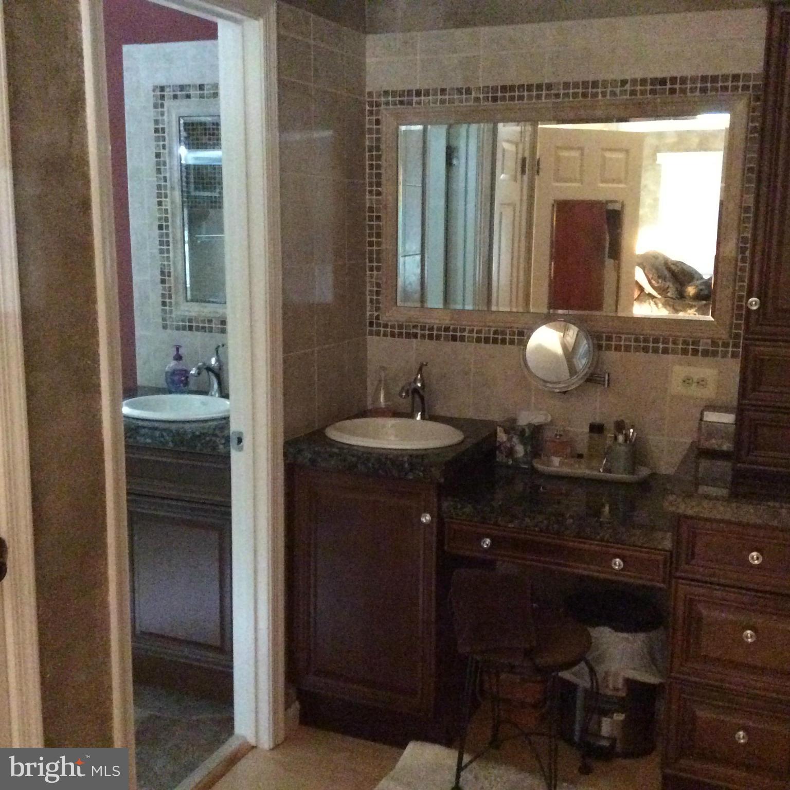 15516 Langside Street Silver Spring, MD 20905 - Photo 13 of 30 Bath (Master)
