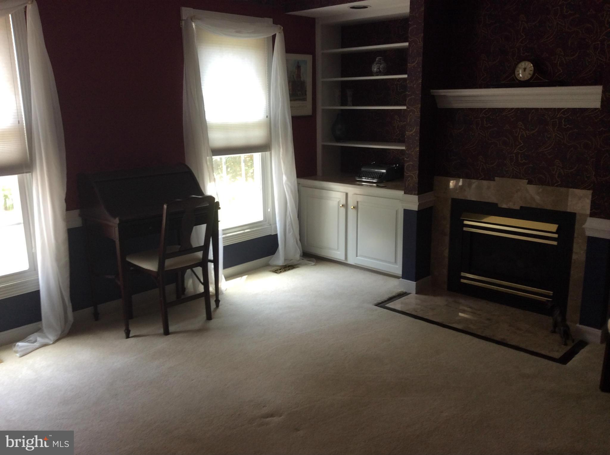 15516 Langside Street Silver Spring, MD 20905 - Photo 3 of 30 Living Room