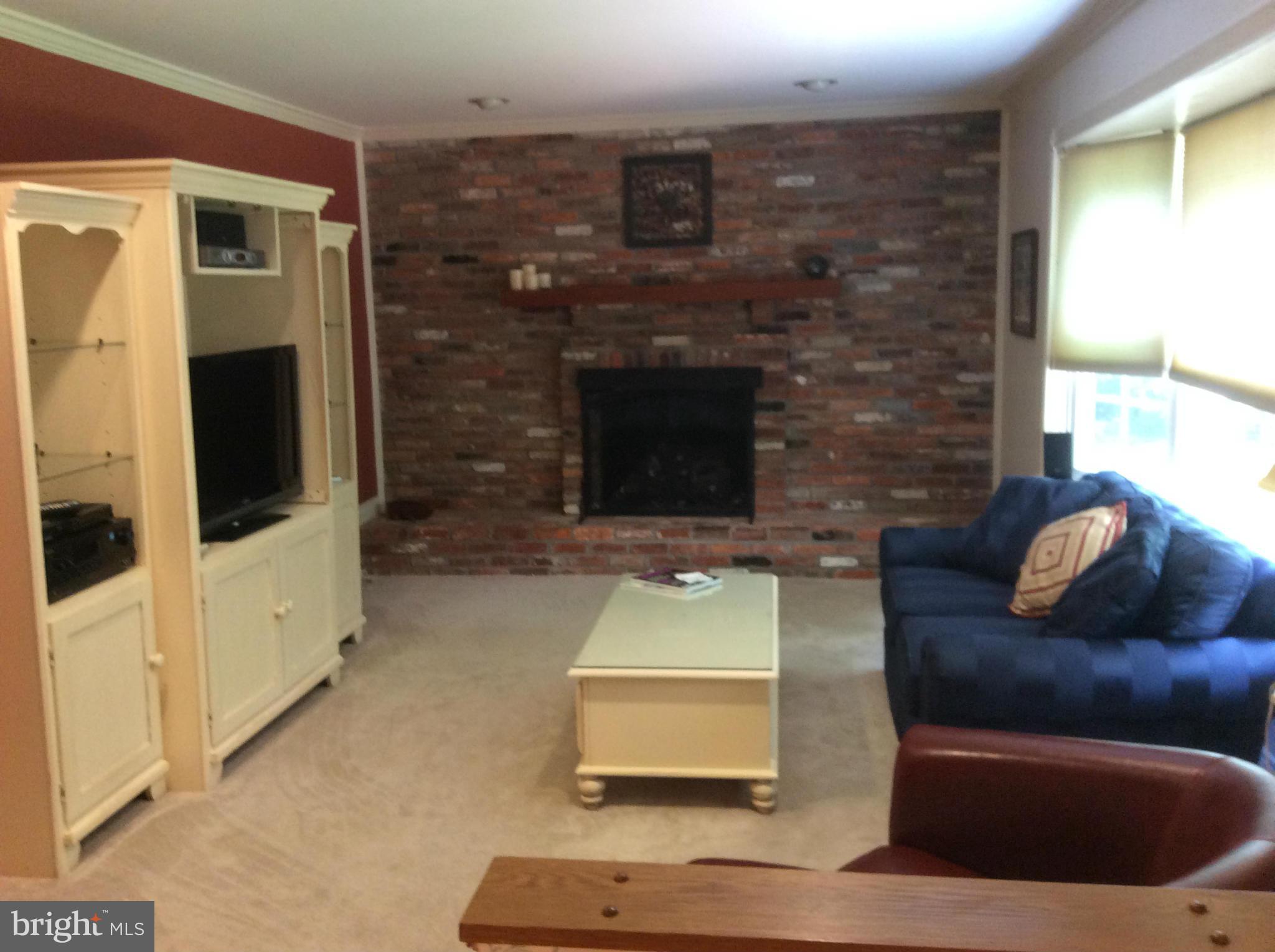 15516 Langside Street Silver Spring, MD 20905 - Photo 6 of 30 Family Room