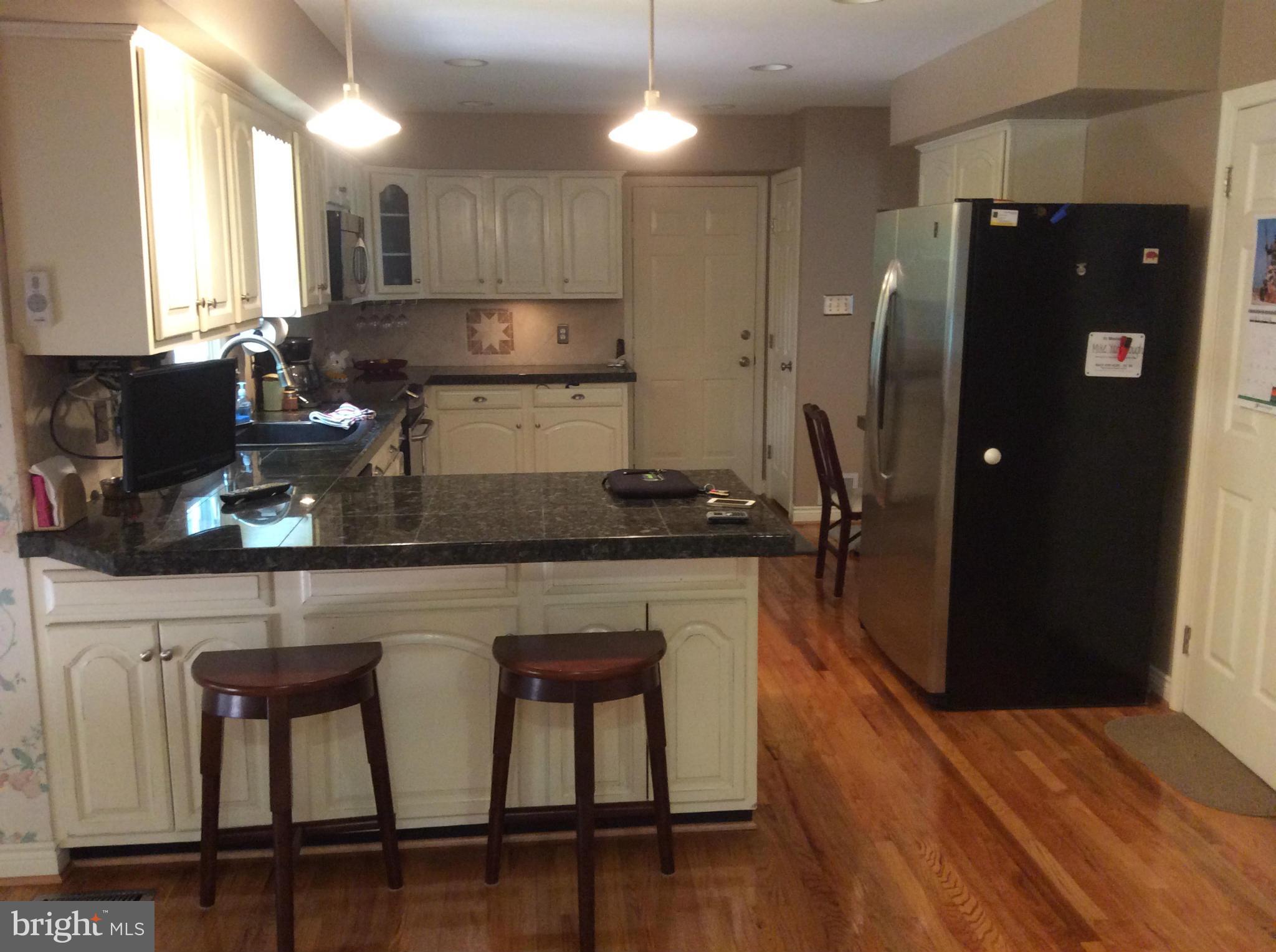 15516 Langside Street Silver Spring, MD 20905 - Photo 8 of 30 Kitchen