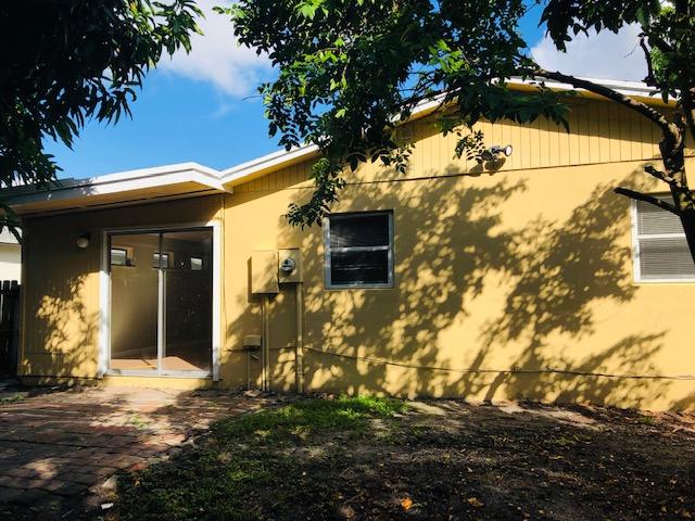 908 Cheyenne Street Jupiter, FL 33458 - Photo 2 of 13 IMG_5085