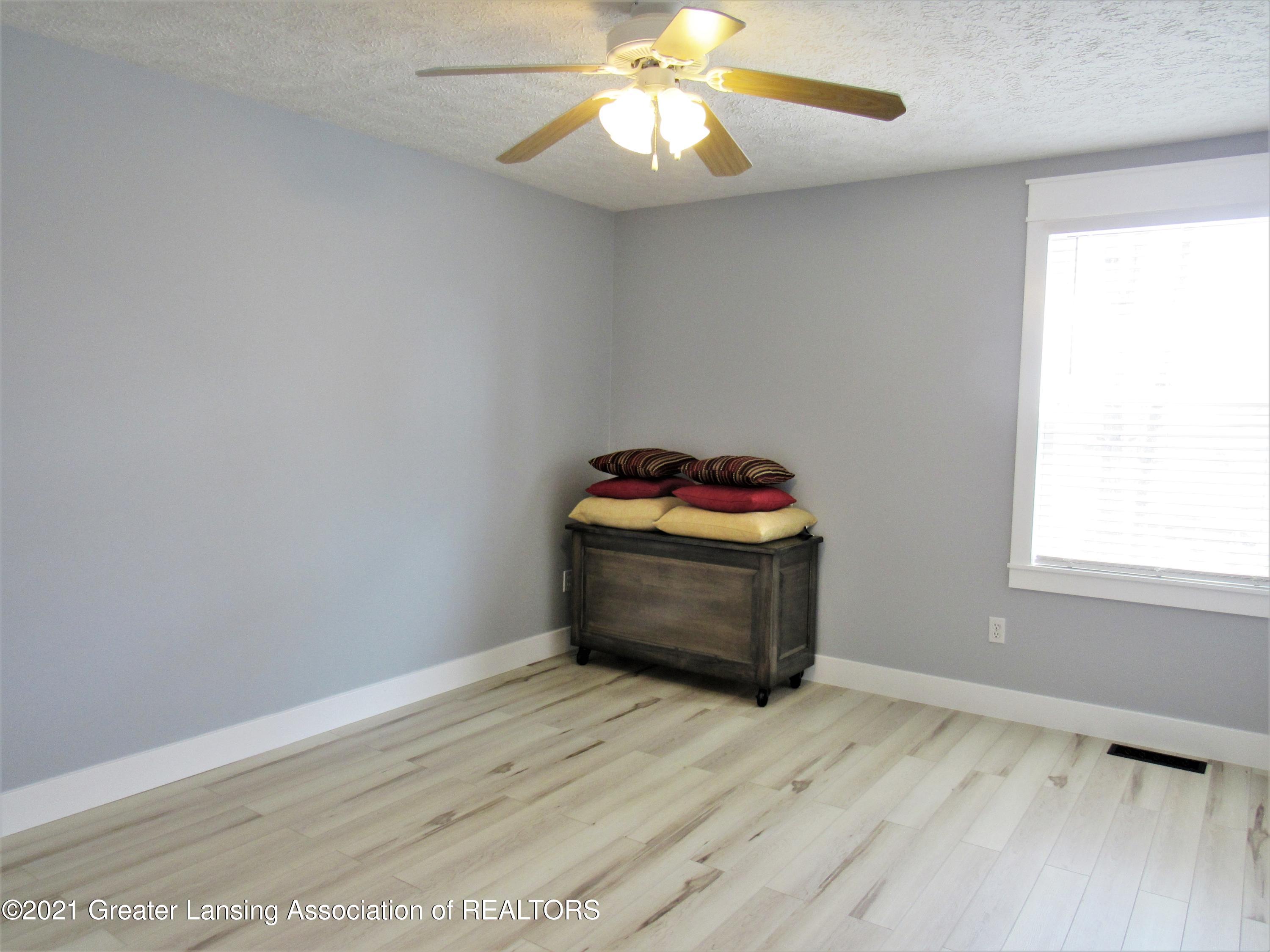 7541 West Beard Road Perry, MI 48872 - Photo 27 of 46 Bedroom 3