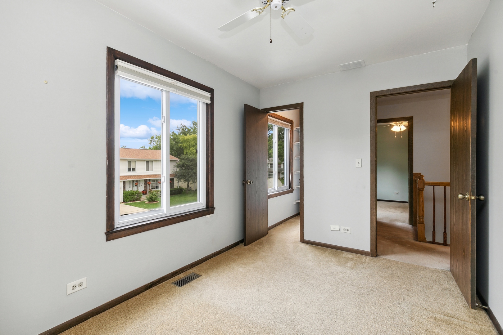 27 Joslyn Drive Elgin, IL 60120 - Photo 11 of 17 a view of an empty room with a window