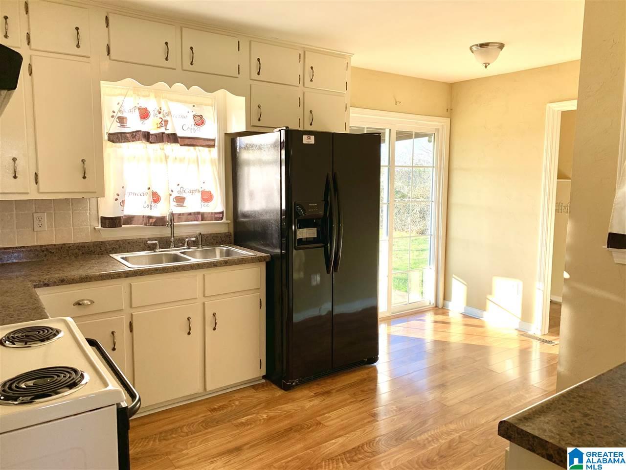 2804 9th Street Northeast Birmingham, AL 35215 - Photo 4 of 27