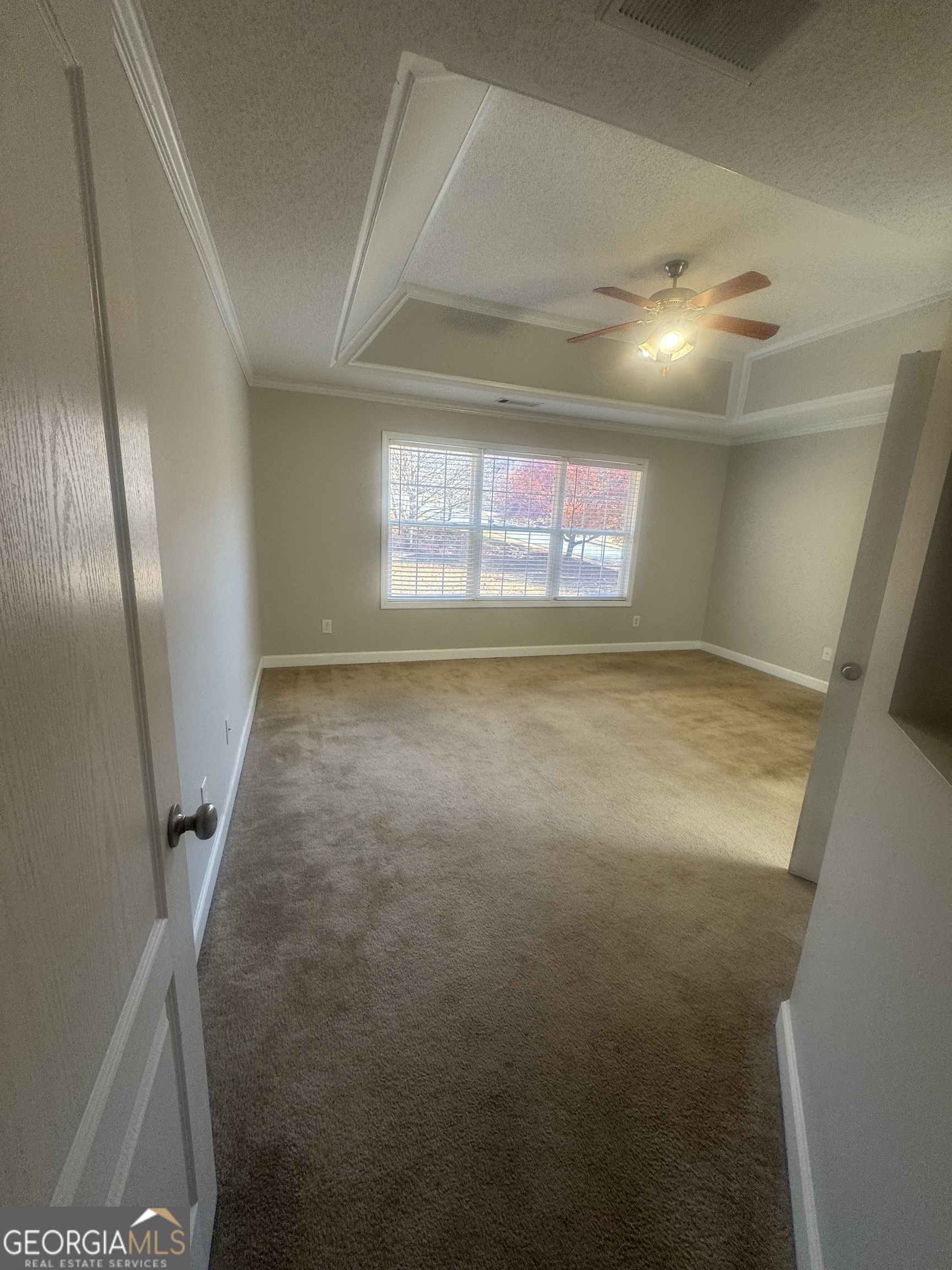 180 Laurel Oaks Lane Jefferson, GA 30549 - Photo 24 of 26 a view of hallway with windows