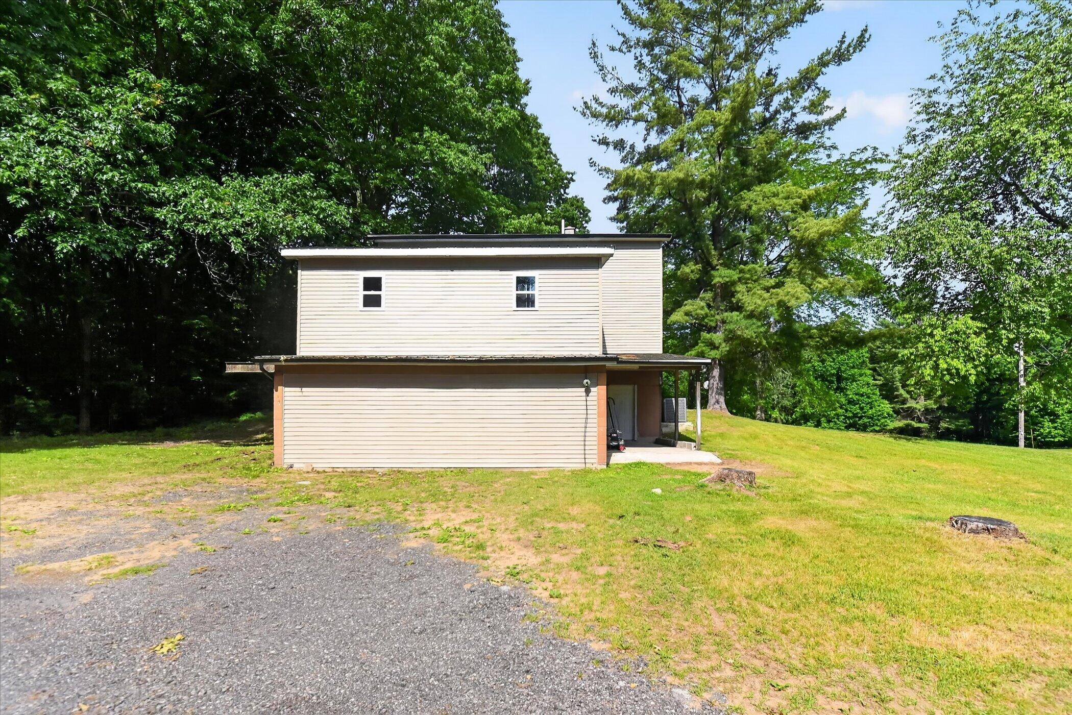 10260 North Ferris Road Riverdale, MI 48877 - Photo 36 of 57 43-10260-N-Ferris-Rd-WindowStill