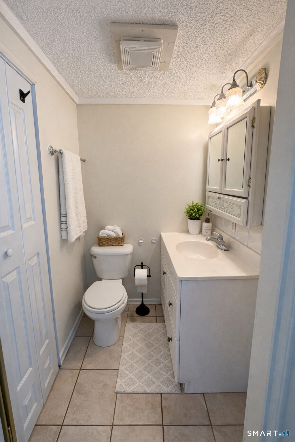 53 Farmstead Circle Bloomfield, CT 06002 - Photo 9 of 18