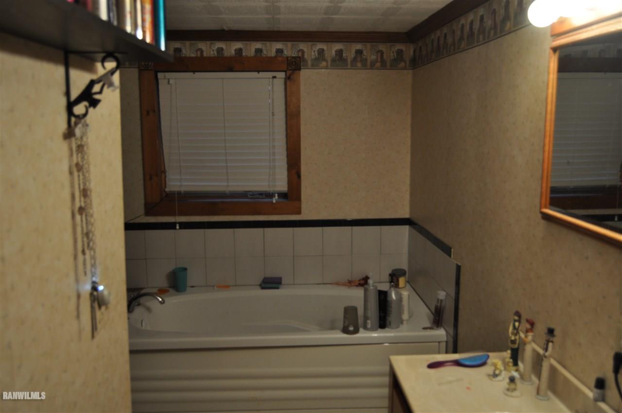 10961 North Baileyville Road Baileyville, IL 61007 - Photo 12 of 25 Gallery Image 12