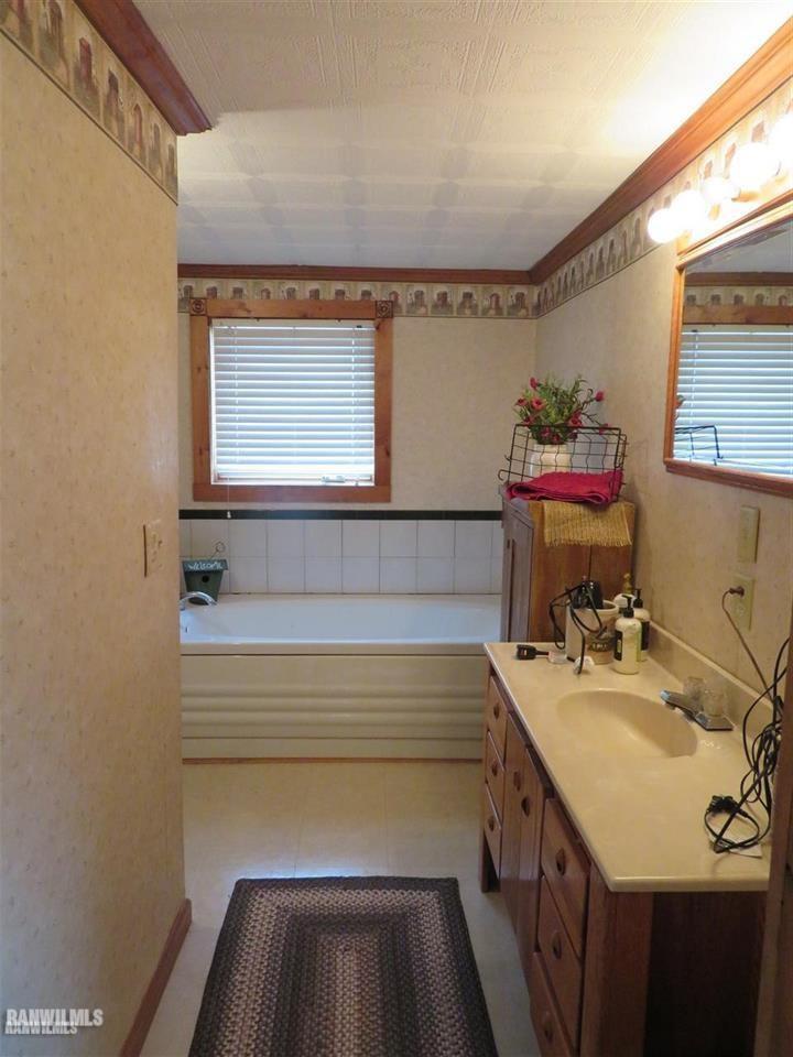 10961 North Baileyville Road Baileyville, IL 61007 - Photo 8 of 25 Gallery Image 8