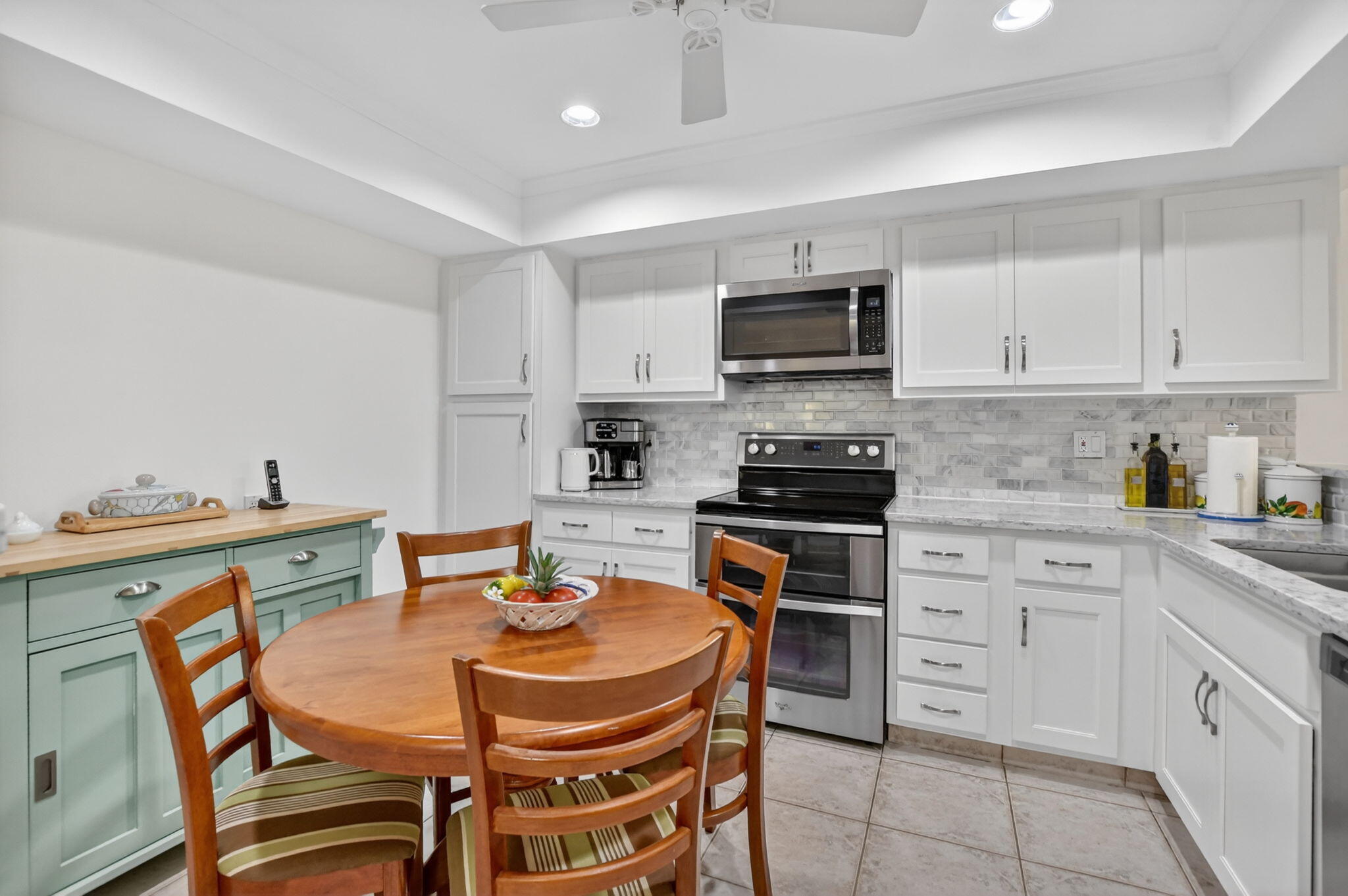 6062 Glendale Drive Boca Raton, FL 33433 - Photo 30 of 58 Eat in kitchen remodeled