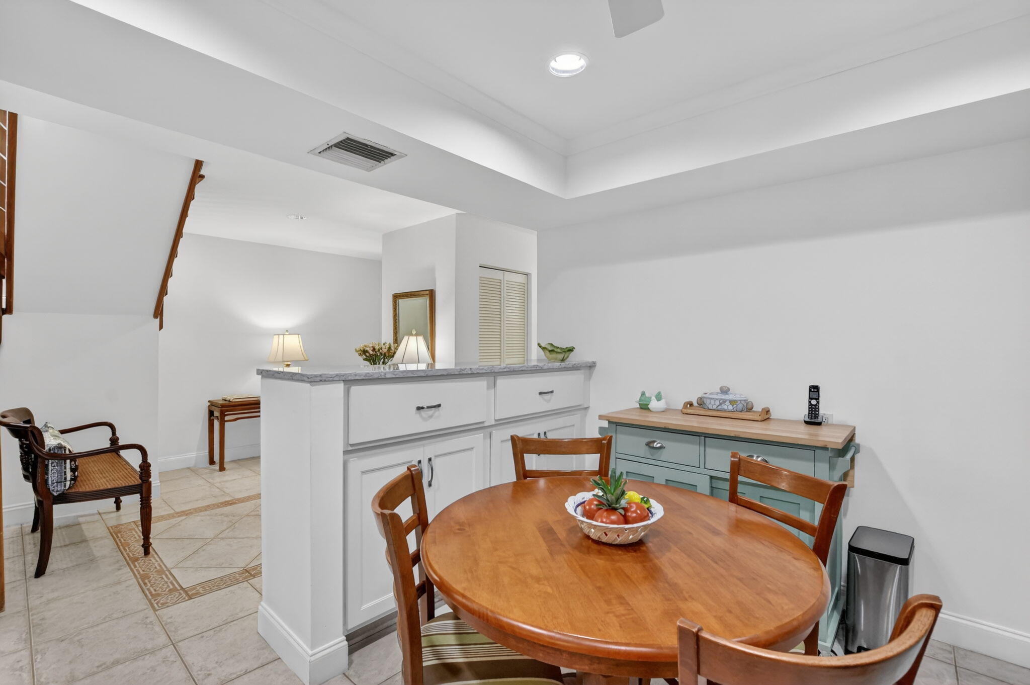 6062 Glendale Drive Boca Raton, FL 33433 - Photo 32 of 58 Eat in kitchen w bar
