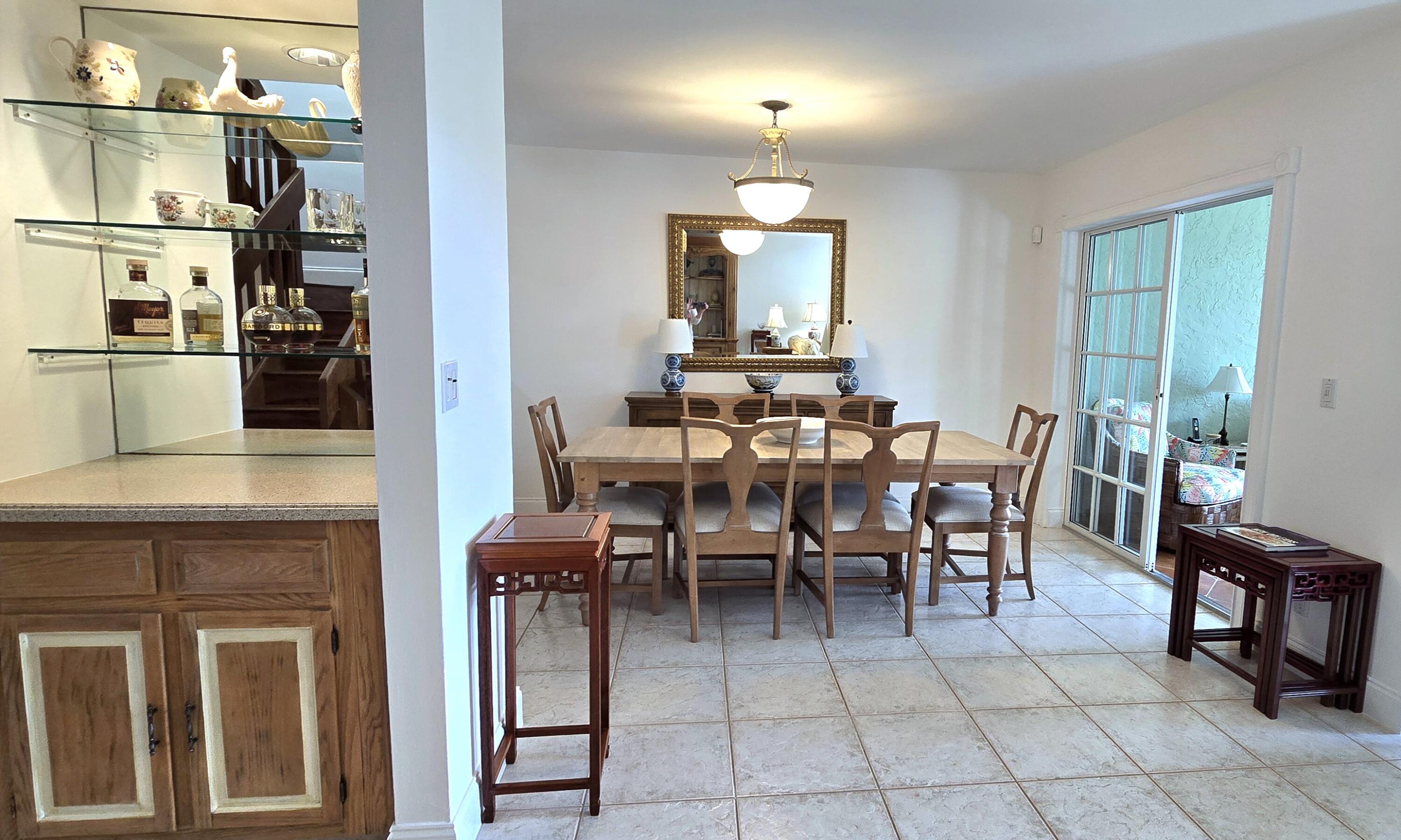 6062 Glendale Drive Boca Raton, FL 33433 - Photo 35 of 58 Bar & Dining room