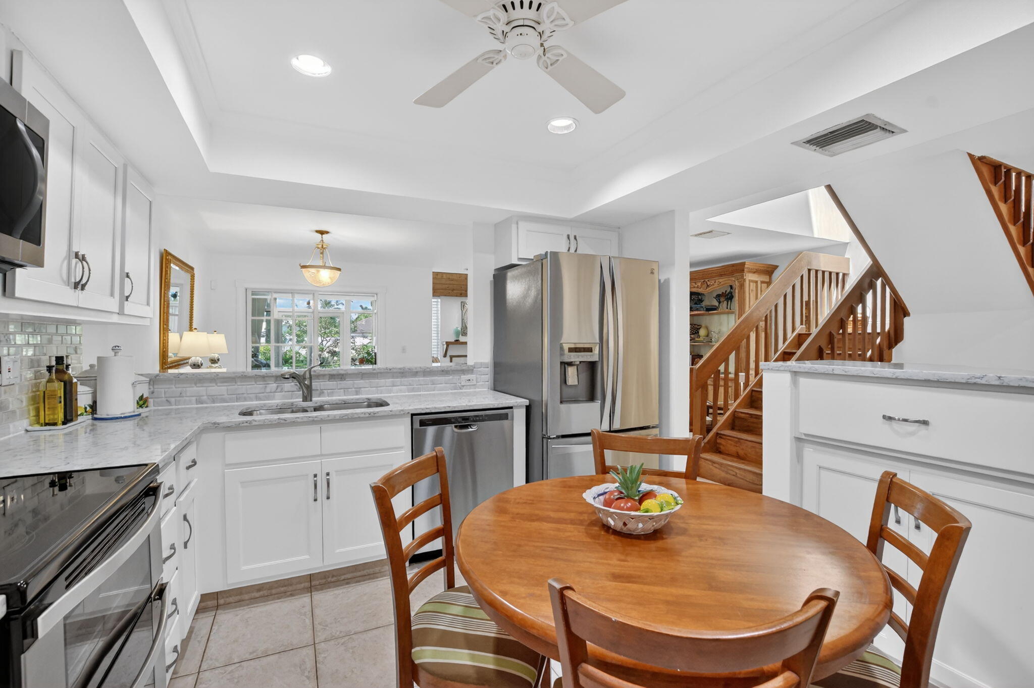 6062 Glendale Drive Boca Raton, FL 33433 - Photo 5 of 58 Eat in kitchen w 2 bars