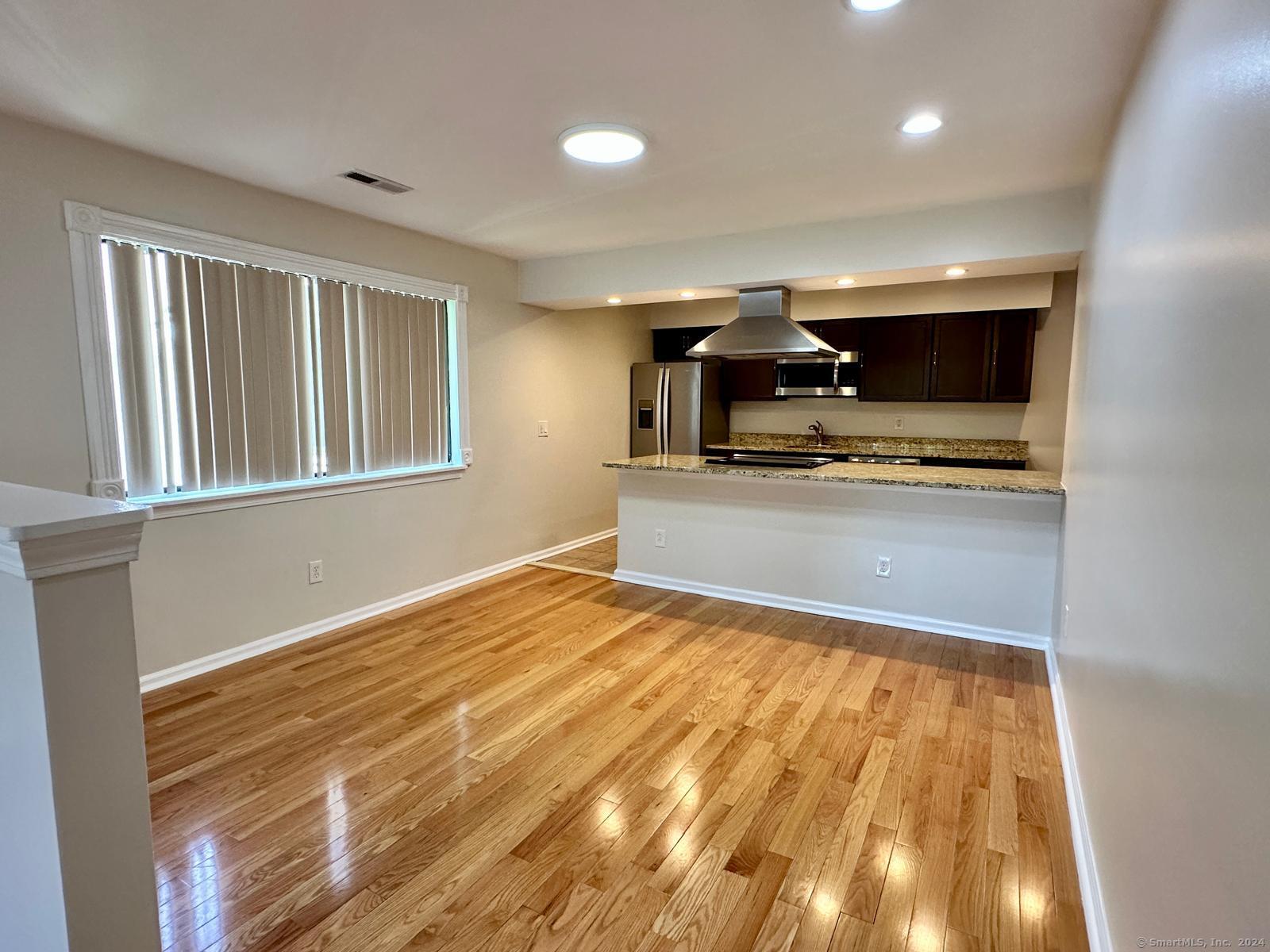 17 Lance Circle, Unit 17 Bridgeport, CT 06606 - Photo 4 of 9