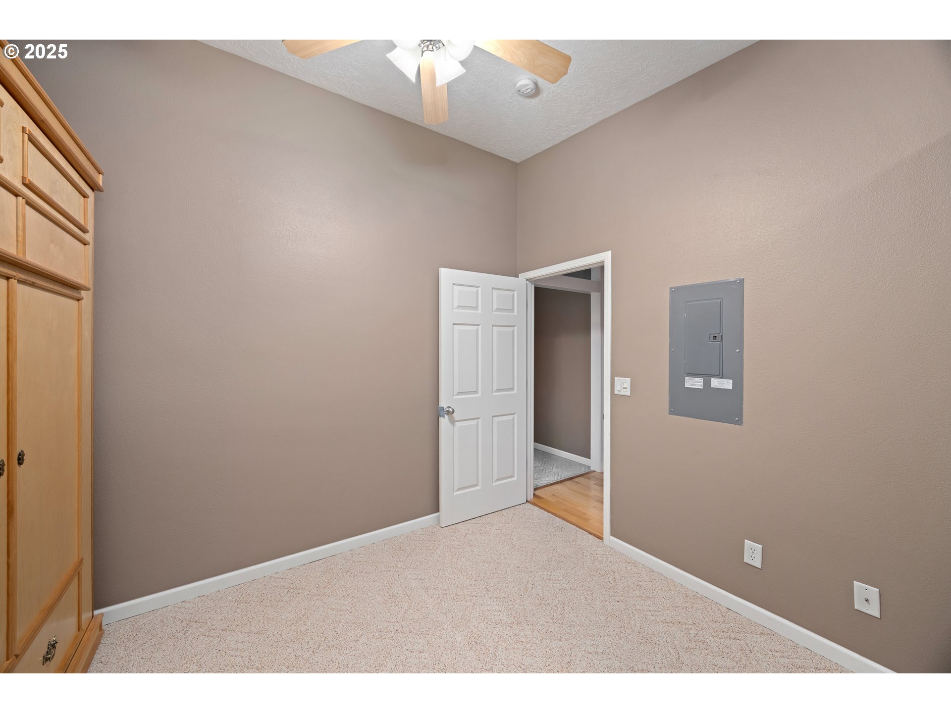 1113 Highway 101, Unit 52 Depoe Bay, OR 97341 - Photo 34 of 47 a view of an empty room