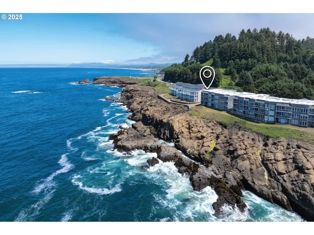 a view of a pathway with a yard