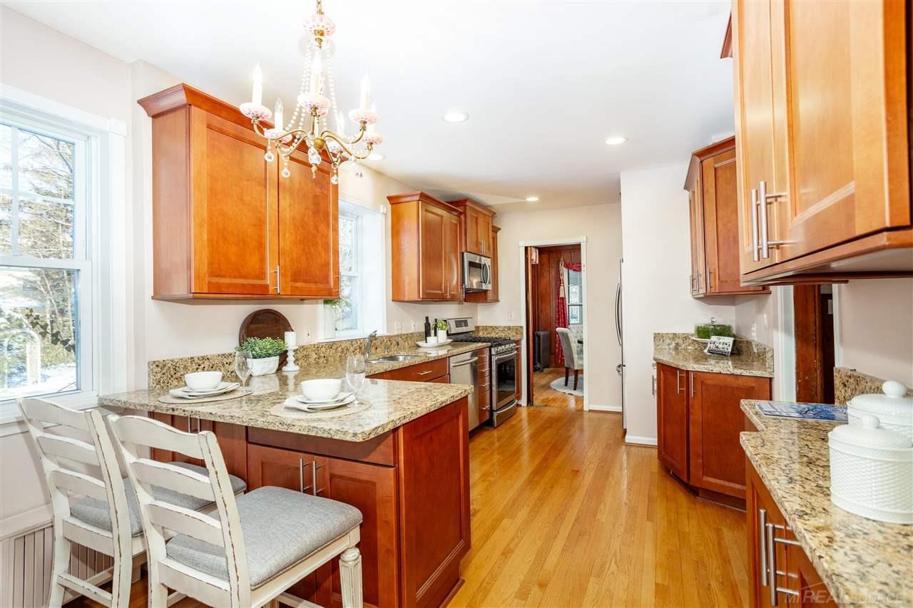 167 Moross Road Grosse Pointe, MI 48236 - Photo 19 of 71 50065932-18.JPG