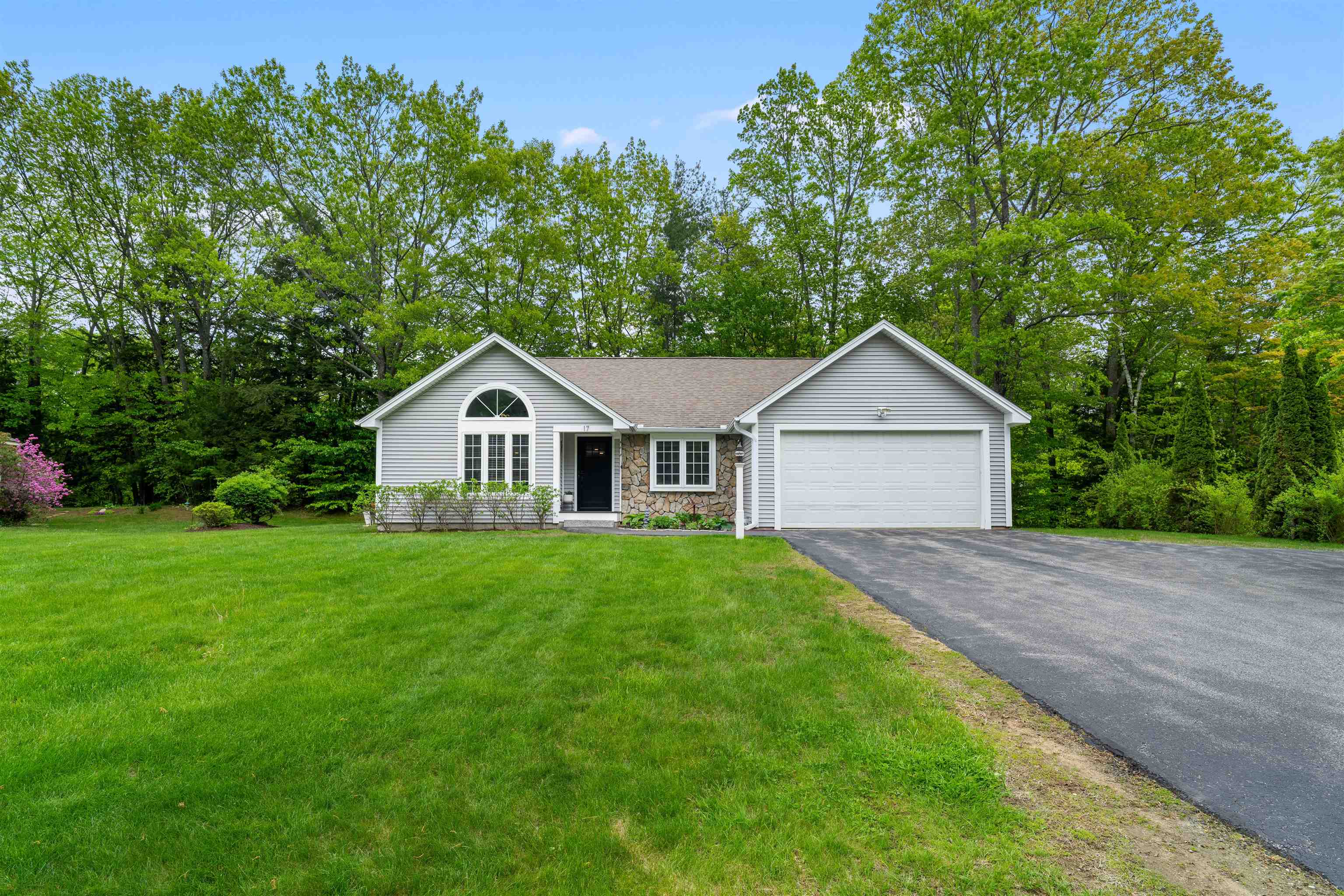 31 Henderson Road, Unit 17 Gilford, NH 03249 - Photo 1 of 54