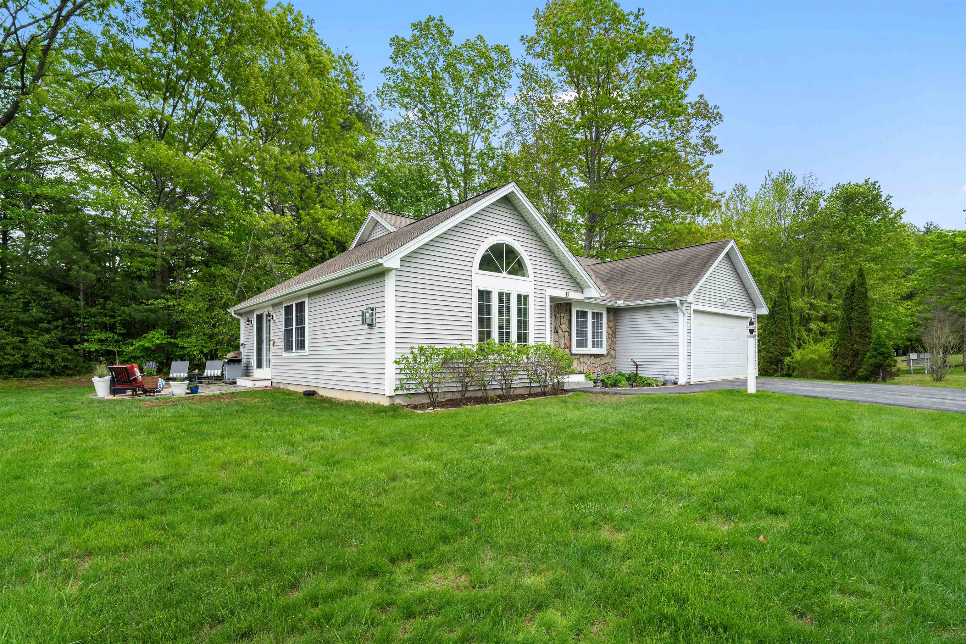 31 Henderson Road, Unit 17 Gilford, NH 03249 - Photo 34 of 54