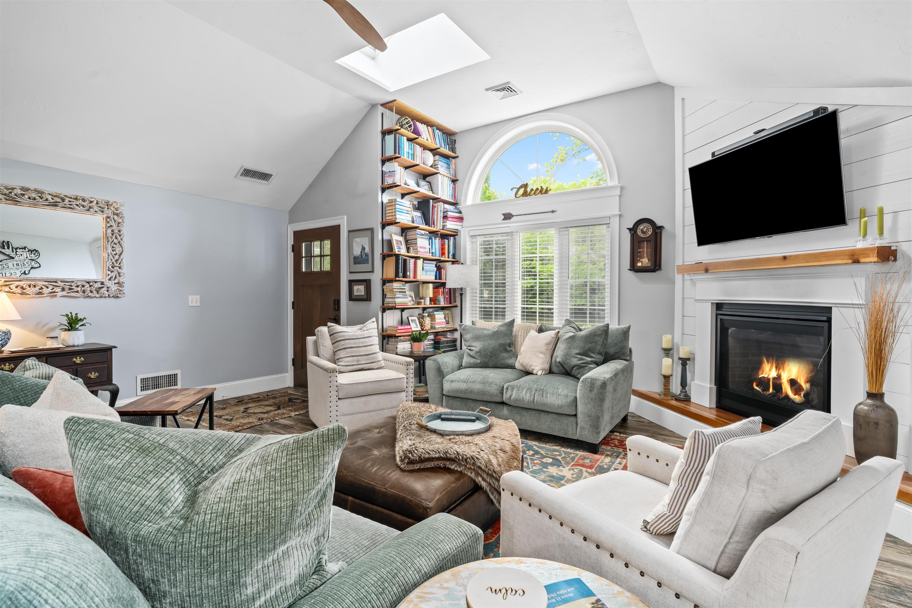 31 Henderson Road, Unit 17 Gilford, NH 03249 - Photo 4 of 54