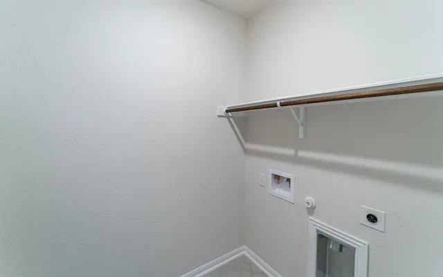 a view of utility room