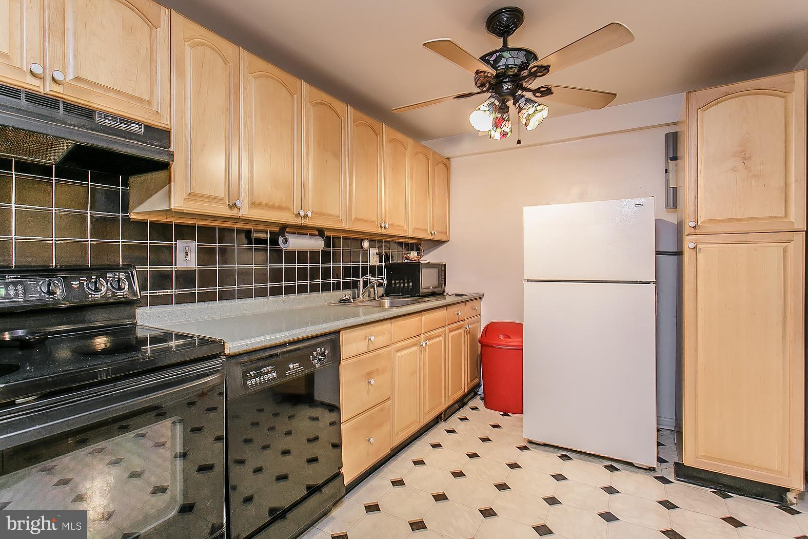 400 Glendale Road, Unit E20 Havertown, PA 19083 - Photo 5 of 16 Gallery Image 5