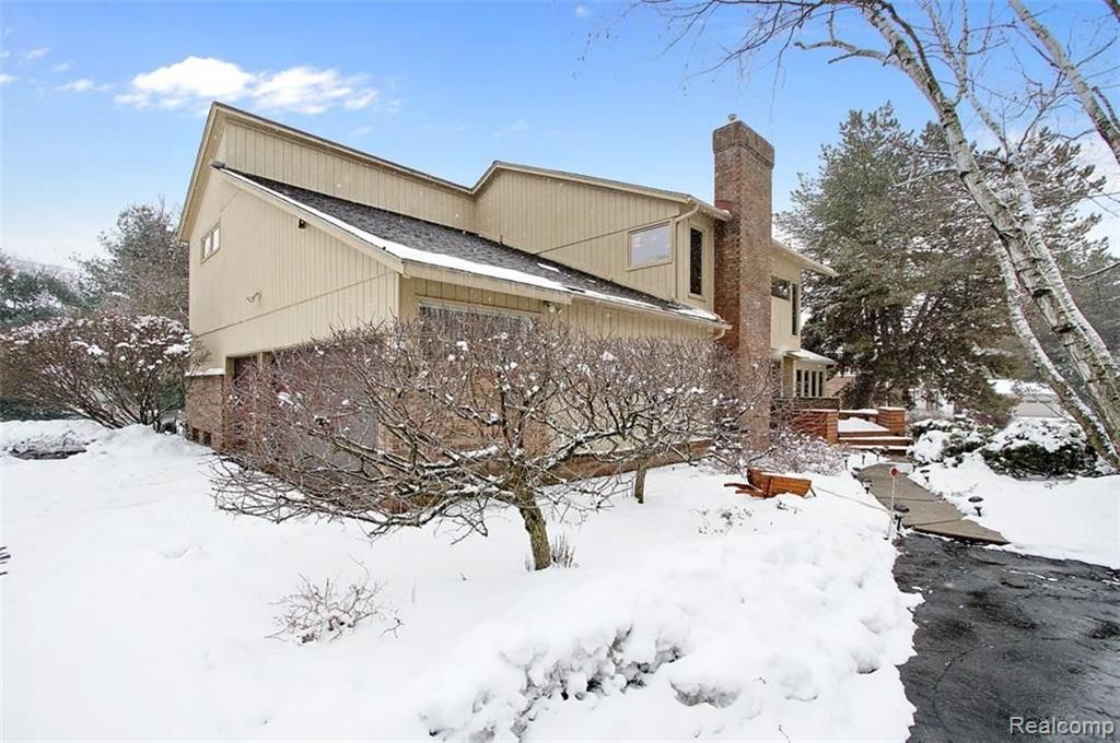 5531 Lane Lake Road Bloomfield Hills, MI 48302 - Photo 3 of 40