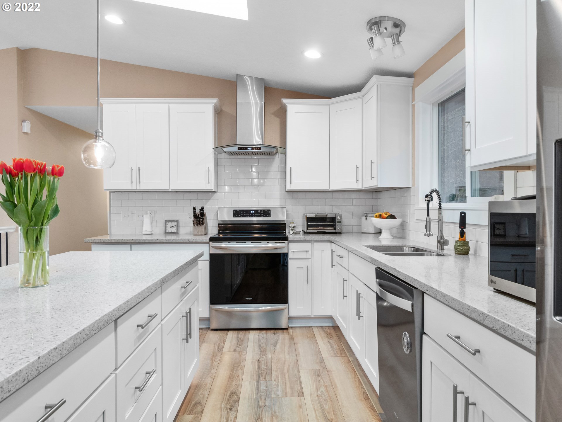 660 Southwest Spring Lane Portland, OR 97225 - Photo 14 of 32 Gallery Image 14