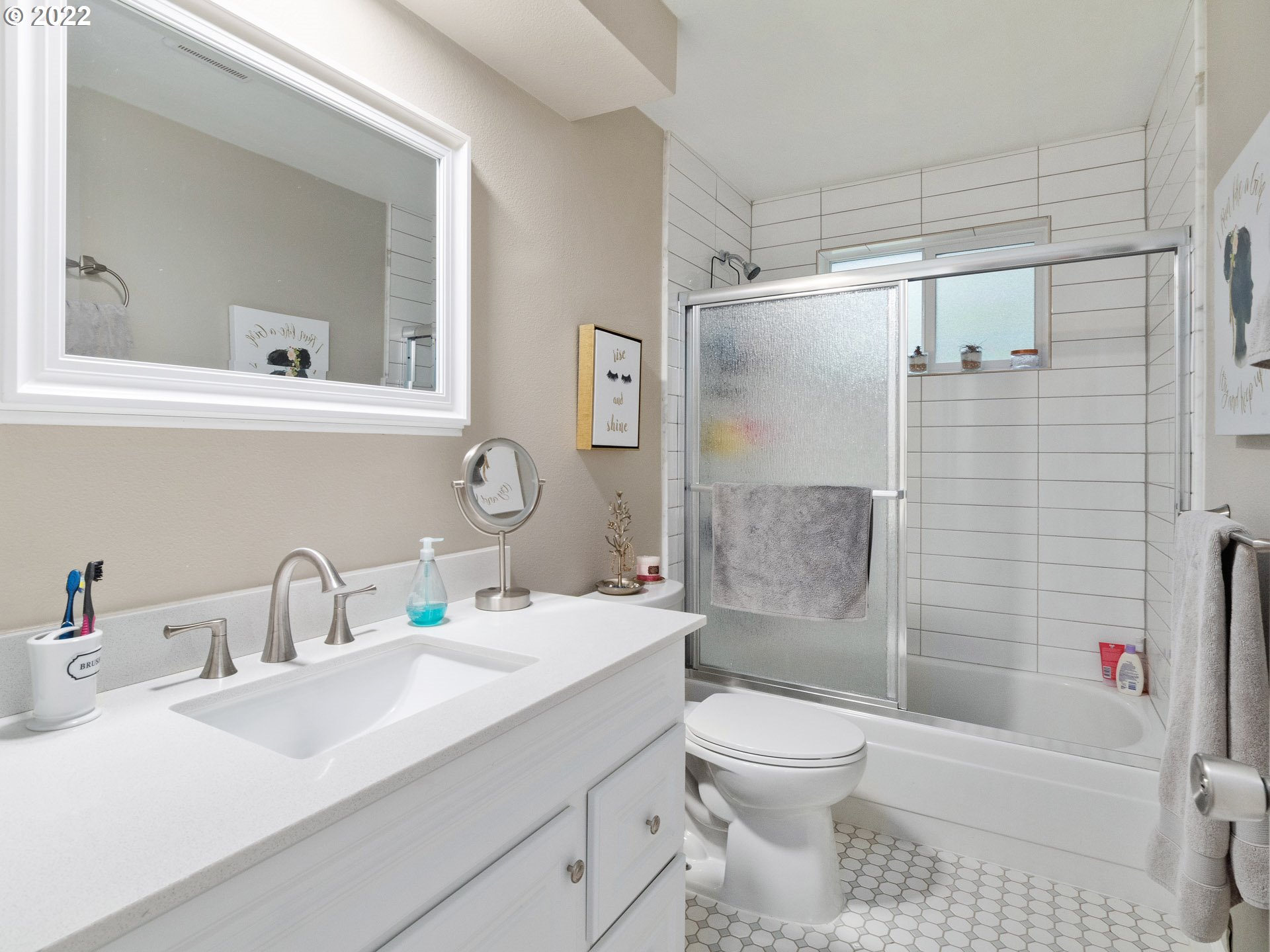 660 Southwest Spring Lane Portland, OR 97225 - Photo 16 of 32 Gallery Image 16