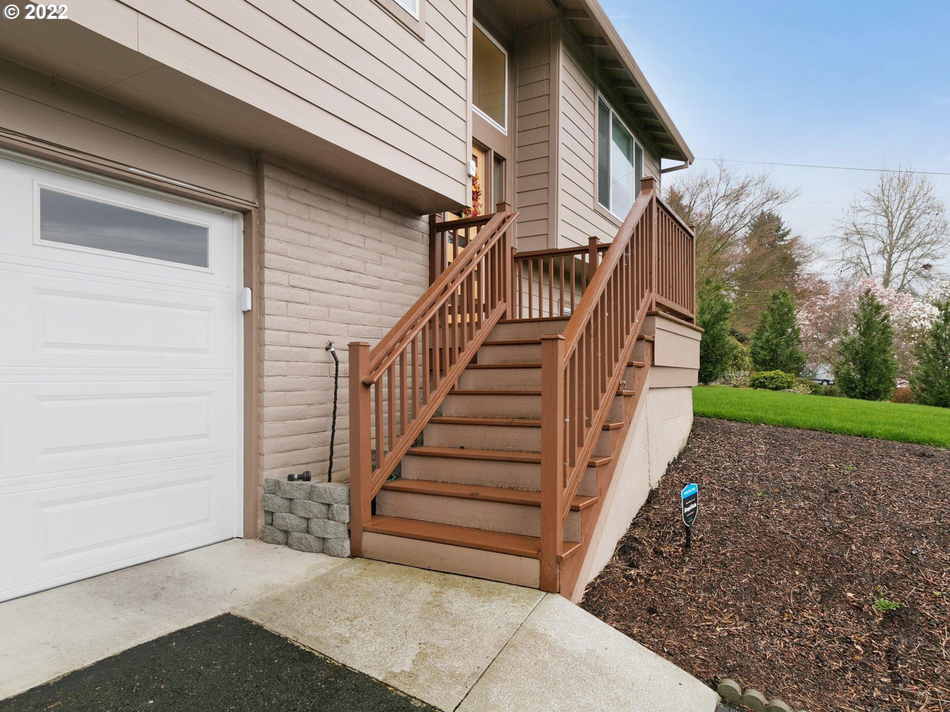 660 Southwest Spring Lane Portland, OR 97225 - Photo 2 of 32 Gallery Image 2