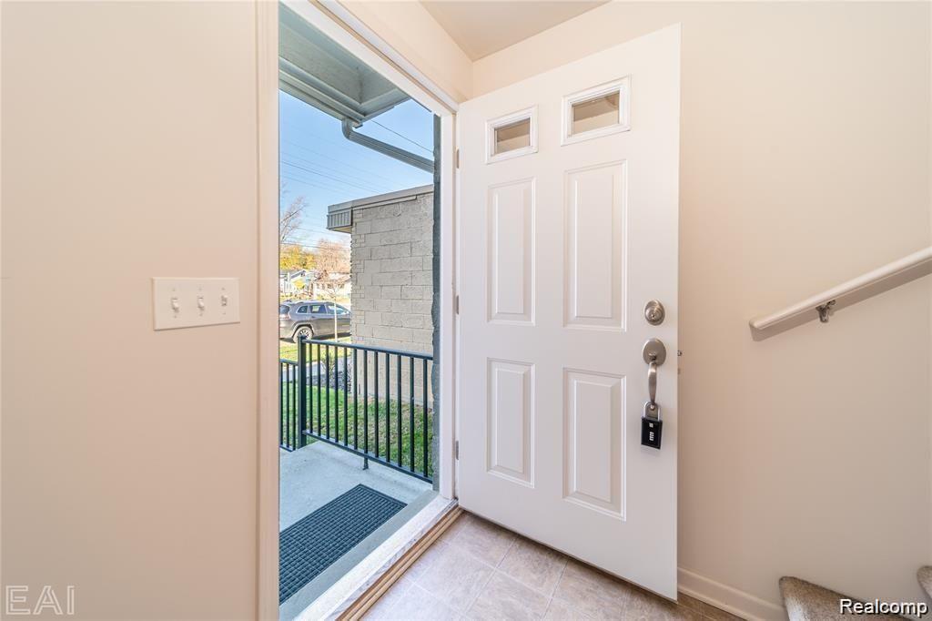 454 Hilton Road Ferndale, MI 48220 - Photo 2 of 14