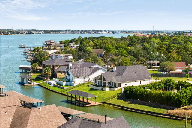 $1,649,000 | 508 Amalfi Drive, Kemah, TX 77565
