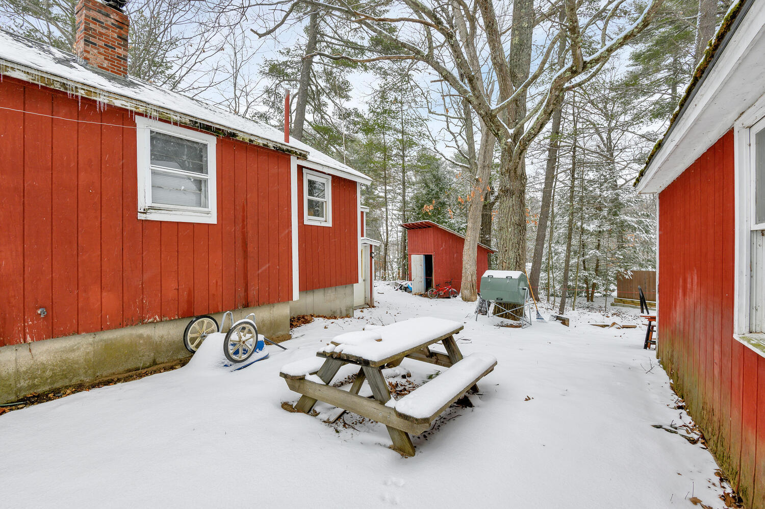 2 Crescent Lane Raymond, ME 04071 - Photo 23 of 32 2 Crescent Ln Raymond ME 04071-large-023