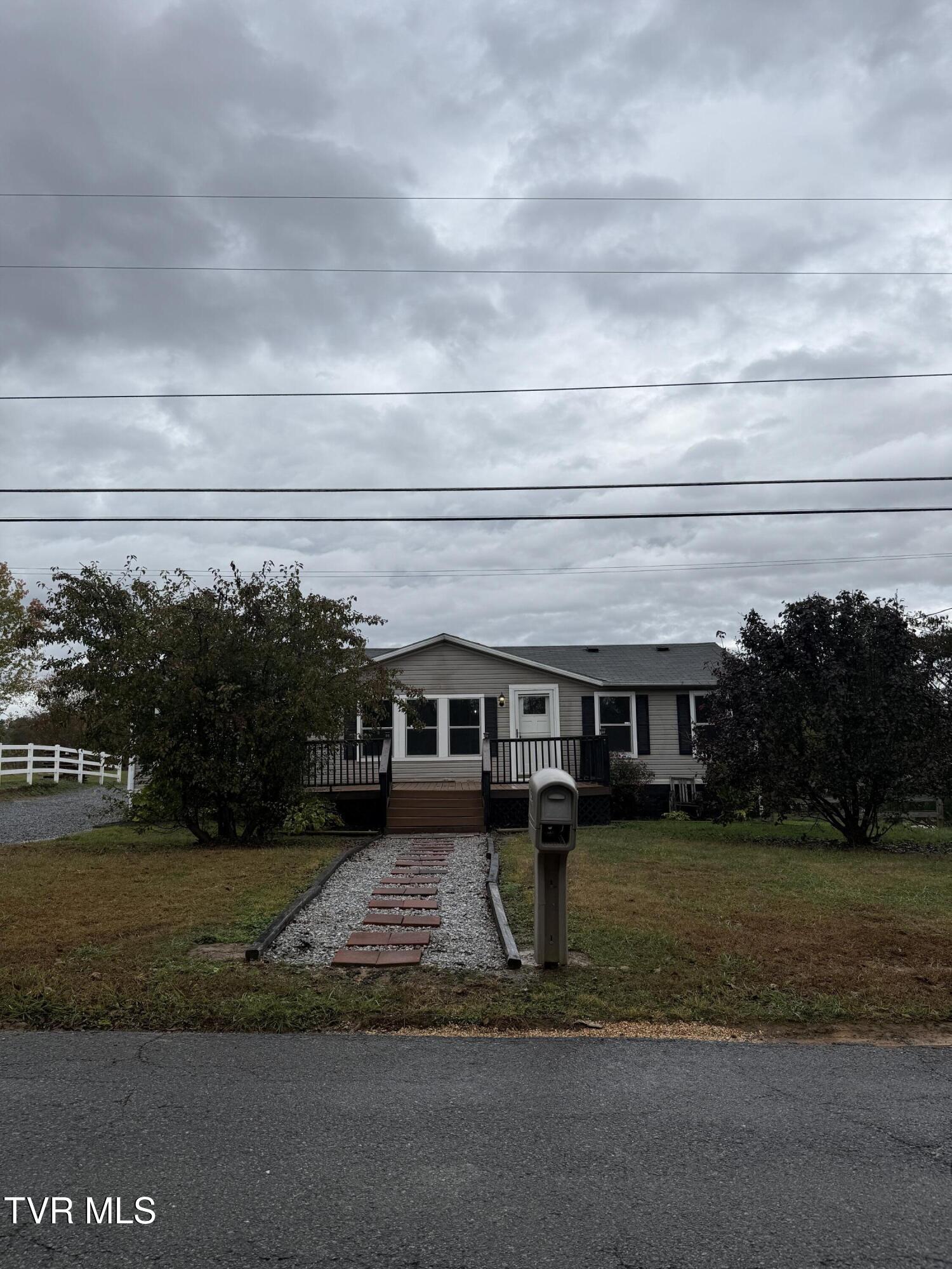 675 Pinto Road Greeneville, TN 37745 - Photo 2 of 37 IMG_8898