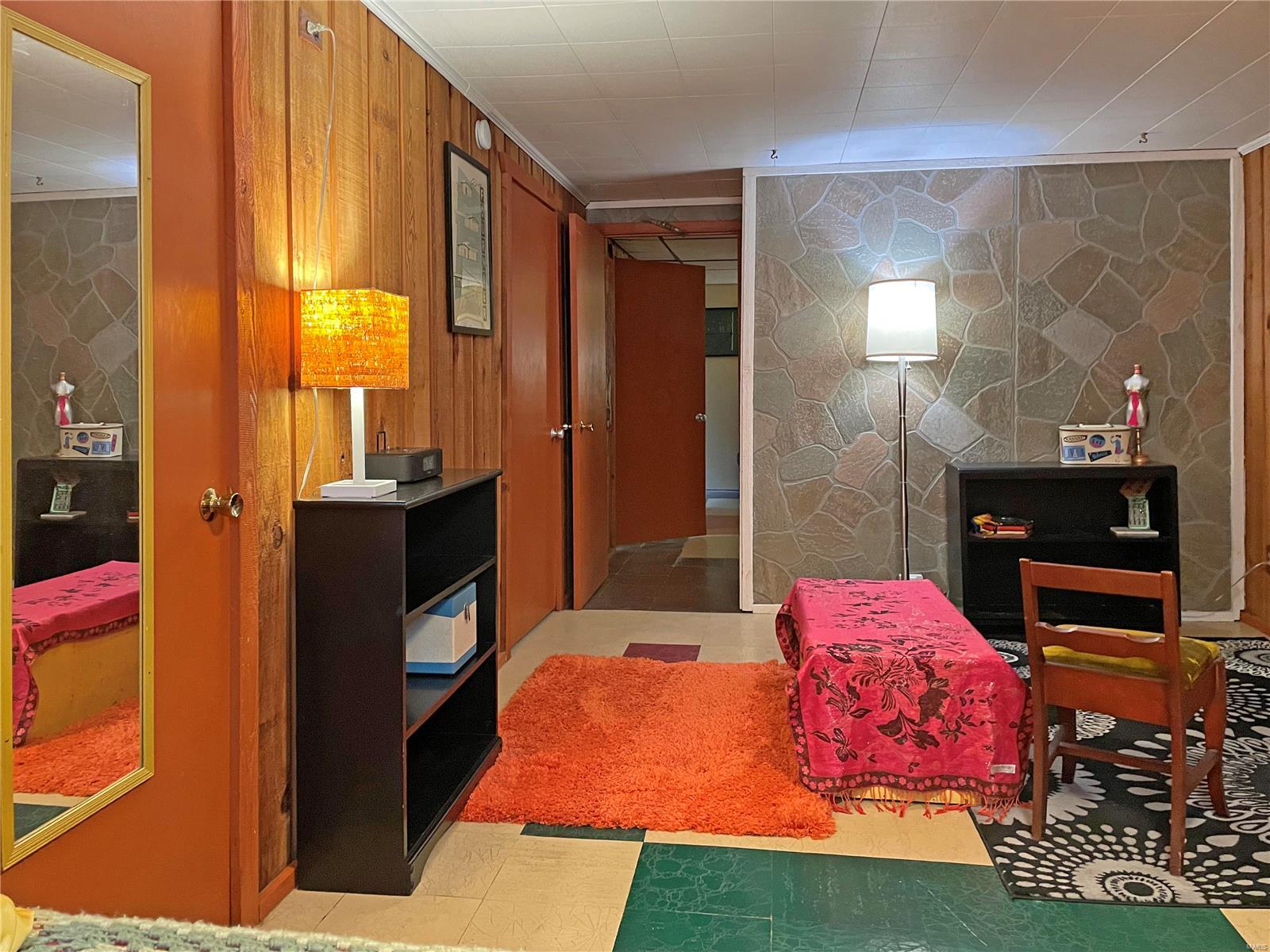 10252 Lackland Road Overland, MO 63114 - Photo 11 of 32 Gallery Image 11