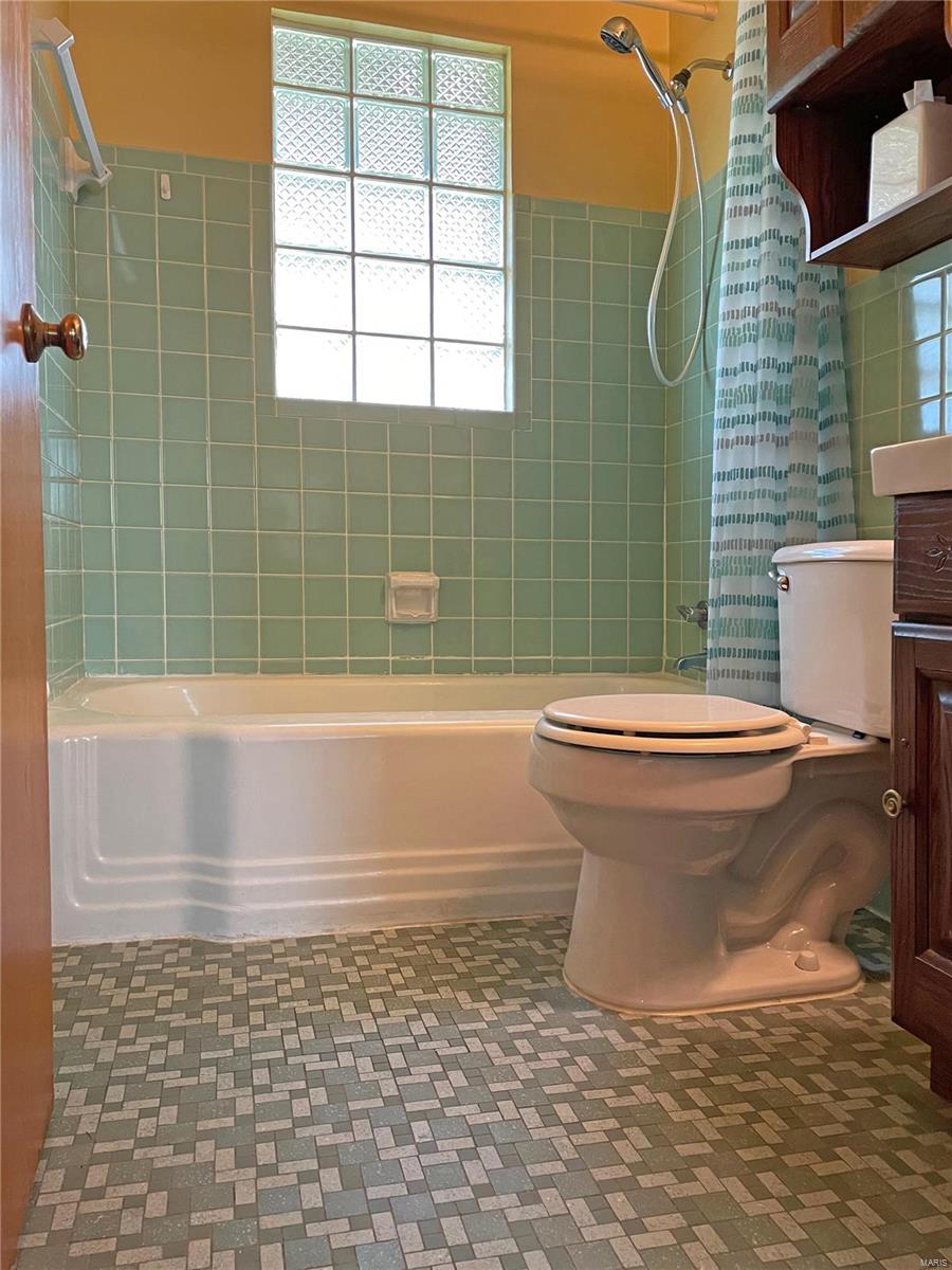 10252 Lackland Road Overland, MO 63114 - Photo 23 of 32 Gallery Image 23