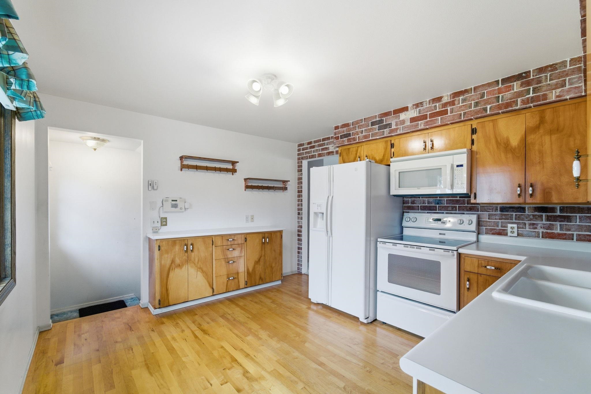1418 South Wilbur Road Spokane Valley, WA 99206 - Photo 6 of 49 Gallery Image 6