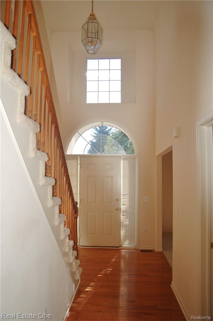 foyer.JPG